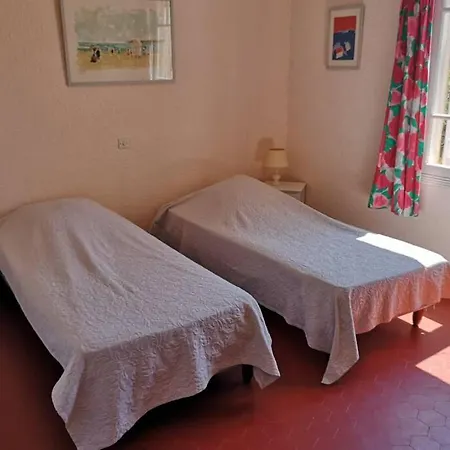 Lei Roucas, La Fossette,proche Plage ,vue Mer,12 P Villa