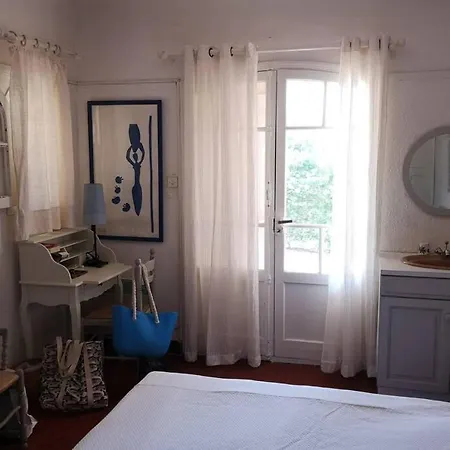 Villa Lei Roucas, La Fossette,proche Plage ,vue Mer,12 P Le Lavandou