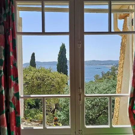 Lei Roucas, La Fossette,proche Plage ,vue Mer,12 P Villa
