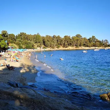 Lei Roucas, La Fossette,proche Plage ,vue Mer,12 P * Le Lavandou